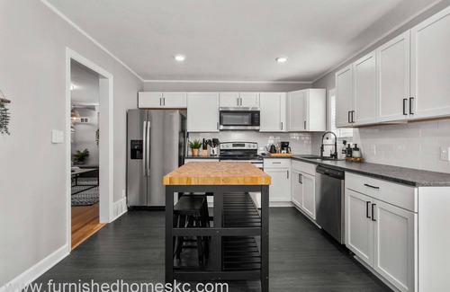 Mission Casa | Updtd 4 BR Home|Safe|Quiet|30 DAY Stays