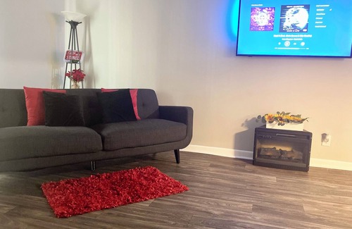 Overlook Apartamento | Upgraded 1bdrm Apartment & Amenities close to Shopping Center