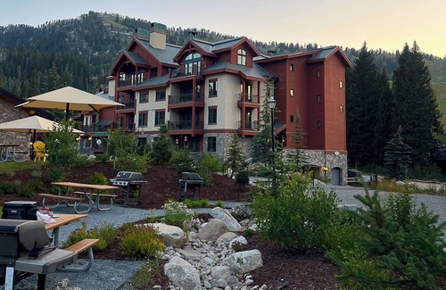 Salt Lake Mountain Resorts Condominio | Upgraded 2-bedroom condo in charming Solitude Resort with Skin In/Out