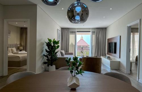 Palm Jumeirah Apartamento | Upgraded 2BR - Beachfront - 5 Star Resort