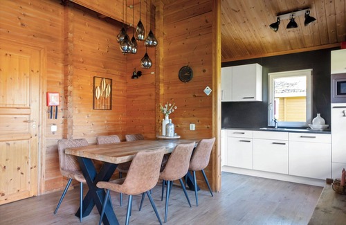 Municipality of Hardenberg Casa | Upgraded 4-person bungalow with dishwasher, washing machine and veranda at park ’t Hooge Holt, near Gramsbergen and playgrounds.