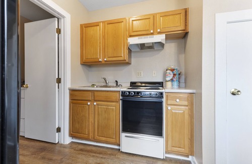 Rogers Cabina | Upgraded Cabin + Guest house on the lake! *hot tub*