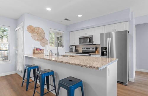 Kimberling City Condominio | Upgraded Condo-Lake Access-Cmty Outdoor Pool, Mini Golf & More-Free Attraction Tickets