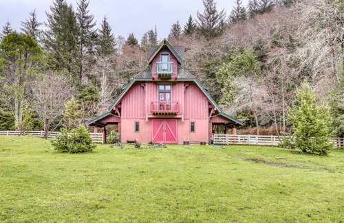 Berry Glenn Apartamento | Loft de dos pisos actualizado con vistas a la montaña y chimenea de gas