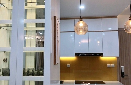 District 10 Apartamento | Uphoenix Home- Warm 2BR Apartment at HaDo Centrosa Garden with city view