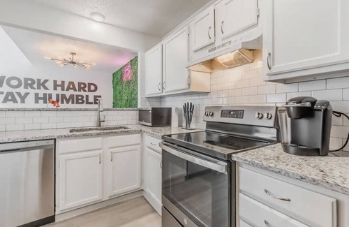 Grand Prairie Casa | Upon arrival you will be met with a calming sensation. 2 bedroom/2 bathroom.