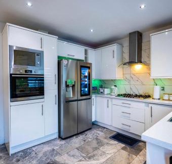 Heath Casa | UPPAMOST LUXURY HOME LONDOn