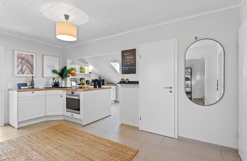 Neustadt-Gimmeldingen Apartamento | Upper Room:exklusives Apartment Gimmeldingenausblick auf Mandelblüten&weinberg