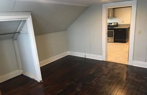 Black Rock Casa | Upper (1 bedroom) unit located near Buffalo state college