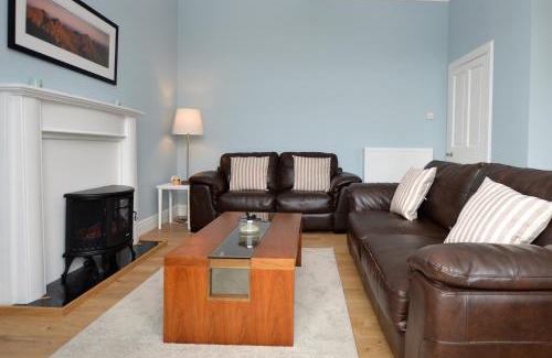Tighnabruaich Casa | Upper Alta Apartment