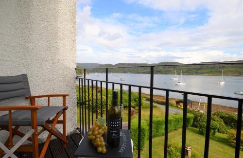Tighnabruaich Casa | Upper Alta Apartment