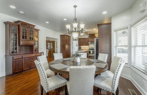 Chattanooga Casa | Upper and Lower Cove | Large Main Home on the Tennessee River!! | 4 Bed, 3.5 Bath