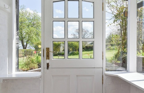 Bishops Castle Cabaña | Upper Broughton Farm Cottage