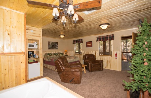 Ruidoso Cabina | Upper Canyon Inn & Cabins