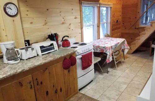 Lincoln Cabaña | Upper Cold Stream Pond Retreat