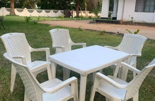 Mbezi Beach Cama Y Desayuno | Upper Hill Place