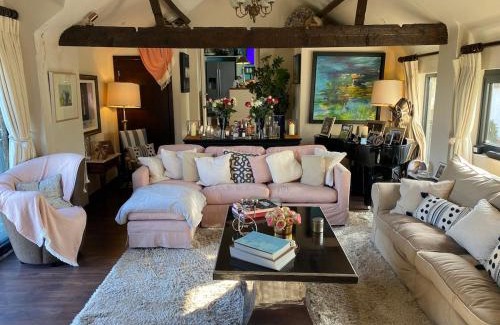 Newent Casa | Upper House Stunning Country Home