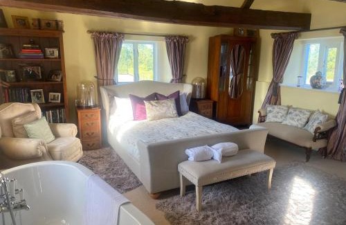 Newent Casa | Upper House Stunning Country Home