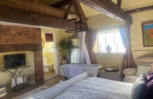 Newent Casa | Upper House Stunning Country Home