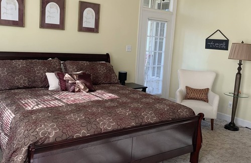 Chapel Hill Cabaña | Upper Level- Beautiful 3 bed 2 1/2 bath cottage overlooking gorgeous golf course