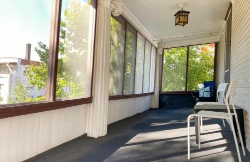 Longfellow Apartamento | Upper Level Historic Duplex