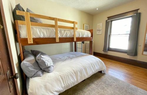 Longfellow Apartamento | Upper Level Historic Duplex