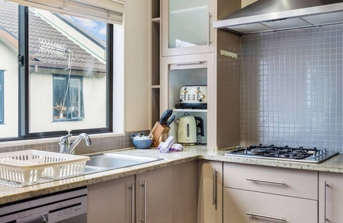 Greenlane - Ellerslie Apartamento | Urban Uplift 2BR Unit near Eastern Auckland Beaches