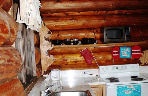 Moose Pass Cabina | Upper Paradise Log Cabin - Alquiler nocturno en el bosque