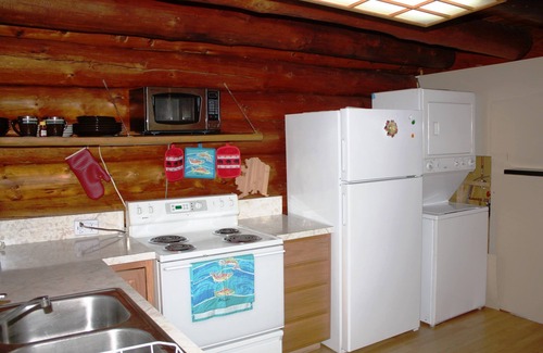 Moose Pass Cabina | Upper Paradise Log Cabin - Alquiler nocturno en el bosque
