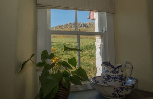 St Brides Casa | Upper Porthmawr - 5 Bedroom Cottage - Whitesands