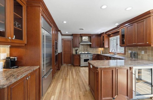 Airmont Casa | Upper Saddle River Resort with Pool and Lake Access