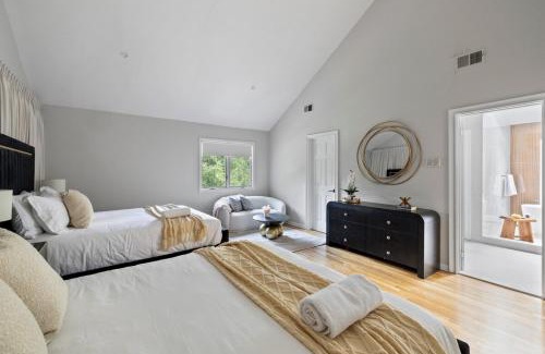 Airmont Apartamento | Upper Saddle River Resort w Pool, Hot Tub & Lake