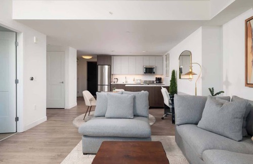 Central Square Apartamento | Upscale 1BR MIT Harvard WiFi Gym W D Parking!
