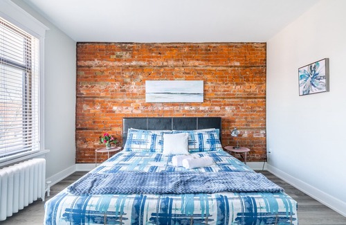 Central Hamilton Apartamento | Upscale 1BR with King Bed - Boutique Apartment - PRIME Location!