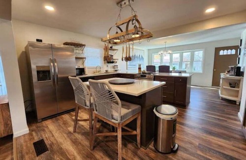 Geistown Casa | Upscale 2 Bed Home near Ind. Park, Shopping, & UPJ