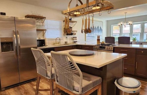 Geistown Casa | Upscale 2 Bed Home near Ind. Park, Shopping, & UPJ