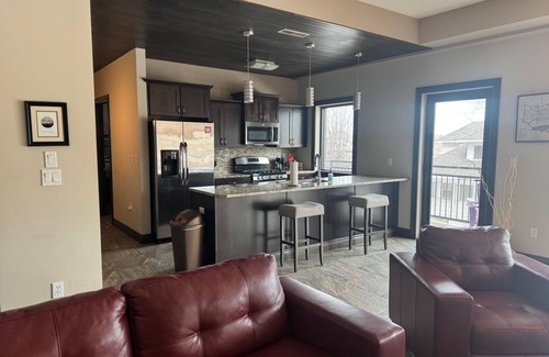 Columbia Apartamento | Upscale 2-bedroom luxury loft in vibrant downtown Columbia, MO