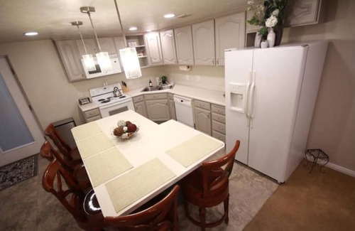 West Jordan Casa | Upscale 2-bedroom with onsite parking.
