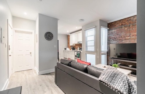 Central Hamilton Apartamento | Upscale 2BR Apt - Prime Location w Netflix