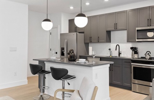 Five Points South Apartamento | Upscale 2BR Near Regions Field + Park
