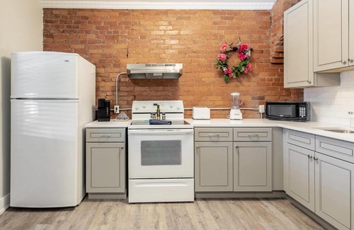 Central Hamilton Apartamento | Upscale 2BR with King Bed - Prime Location
