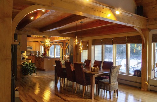 Shrewsbury Casa | Upscale 4 Season Killington/Okemo Retreat with Hot Tub