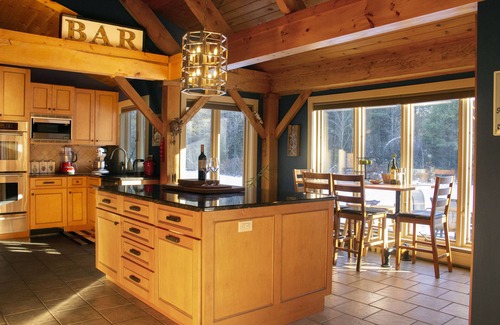 Shrewsbury Casa | Upscale 4 Season Killington/Okemo Retreat with Hot Tub