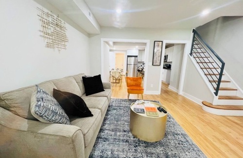 Kingman Park Casa | Upscale 4BDR Home @ Popular H Street Corridor+ Parking Free Cancellation