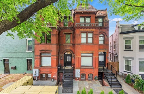 Shaw Apartamento | Luxury 5BR Townhouse | Heart of DC | Private Patio