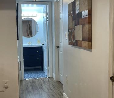 West Falls Church Apartamento | Upscale, Brand New, Full Kitchen, 2-Bedroom Apt