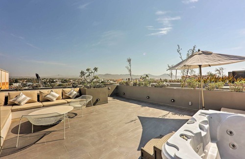 El Médano Ejidal Apartamento | Upscale Cabo Home w/ Jacuzzi, Above Puerto Paraiso