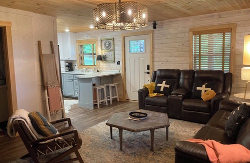 Smithville Cabina | Upscale CHL cabin with incredible year-round lake views - New Owners & Upgrades