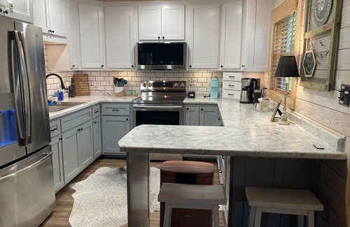 Smithville Cabina | Upscale CHL cabin with incredible year-round lake views - New Owners & Upgrades