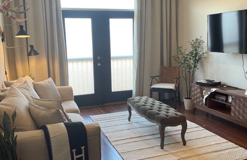 Mid City South Casa | Upscale condo centrally located in Baton Rouge!!